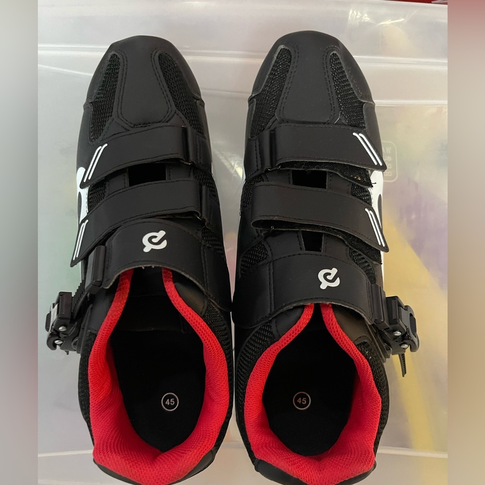 NWOB Men's 11 US Size 45 Peleton Cycling Shoes (cleats included)